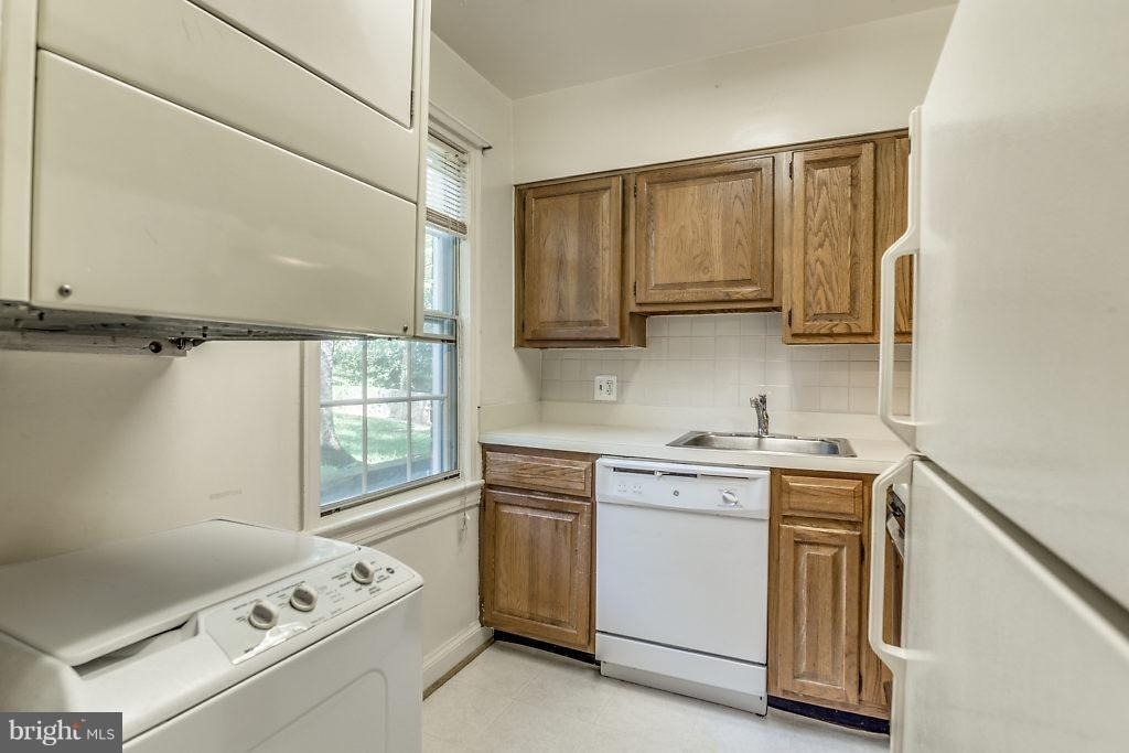 2401 Arlington Boulevard - Photo 10