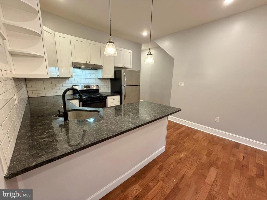 5028 Walnut Street - Photo 6