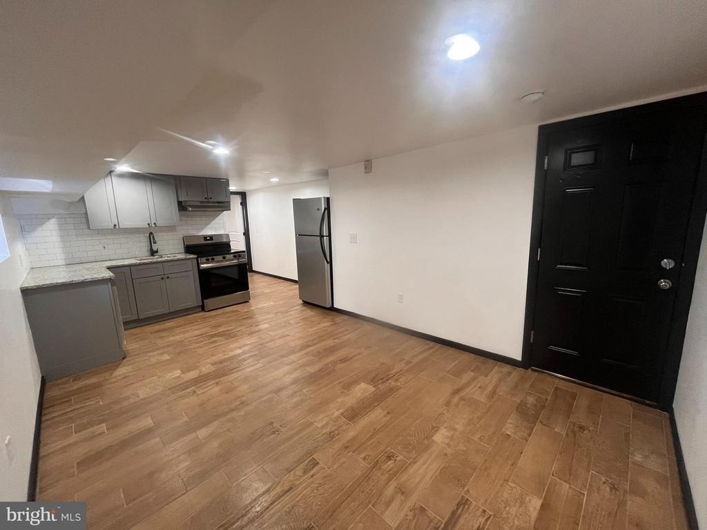 1912 S 17th Street - Photo 4