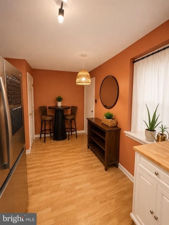 238 E Thompson Street - Photo 2