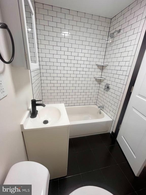 4804 Chester Avenue - Photo 8