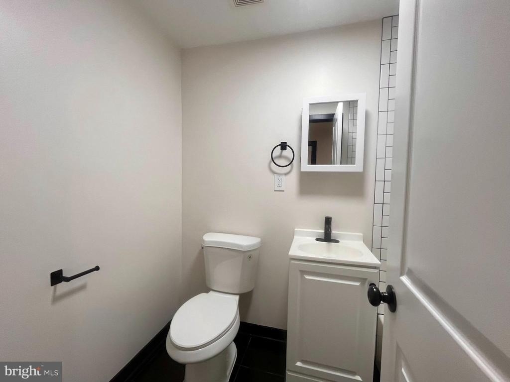 4804 Chester Avenue - Photo 7