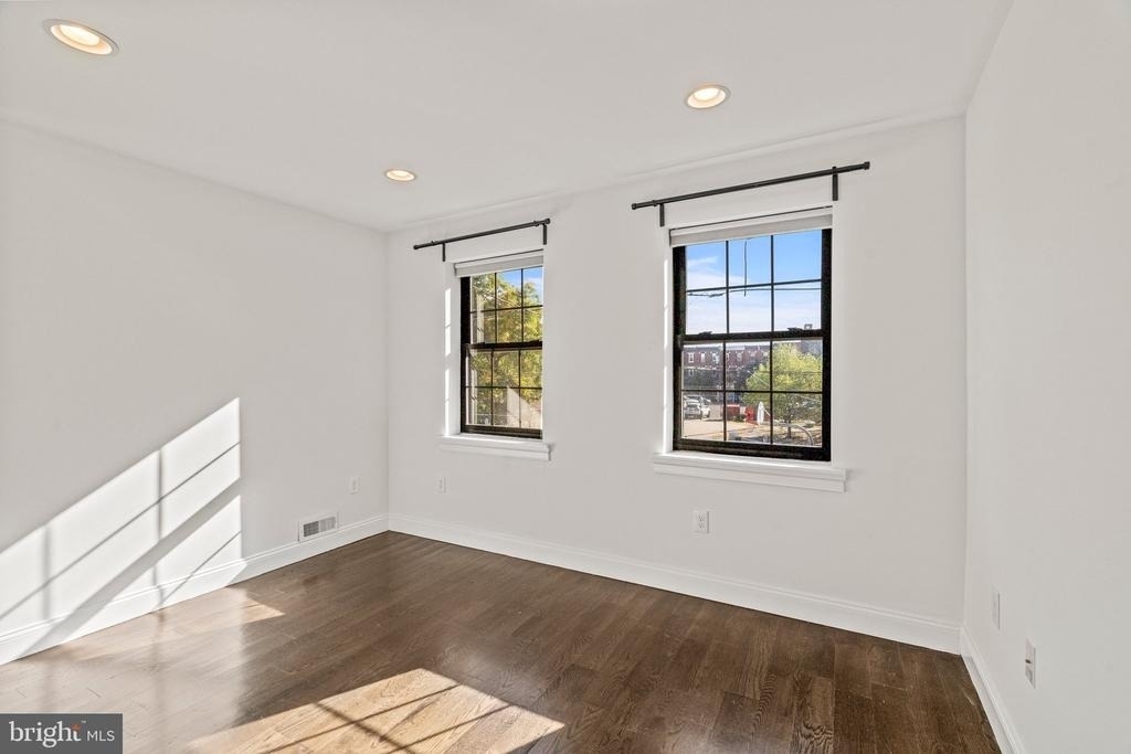 1515 Latona Street - Photo 26