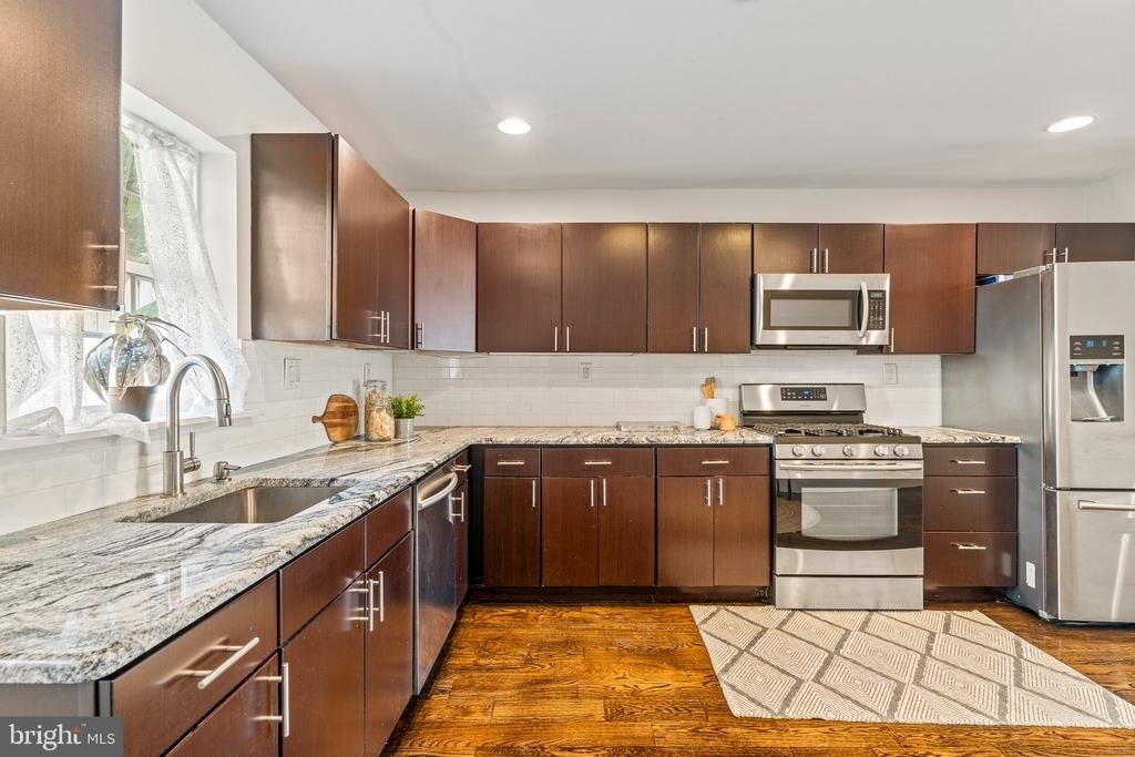 1515 Latona Street - Photo 10
