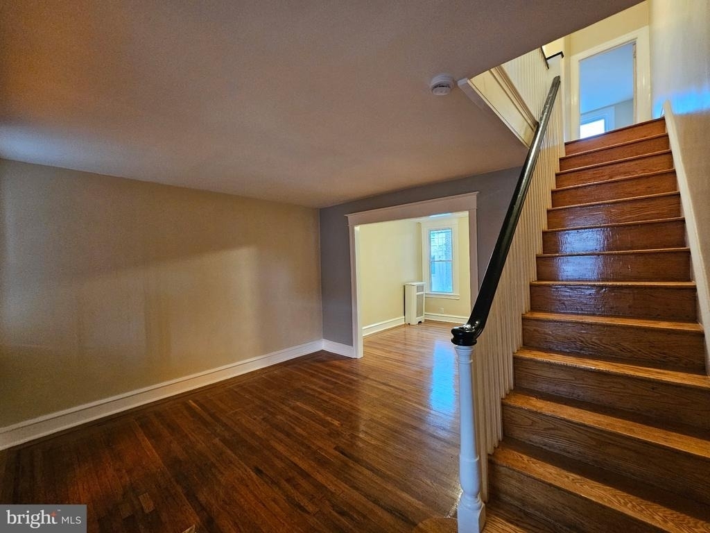 4008 Gilham Street - Photo 2