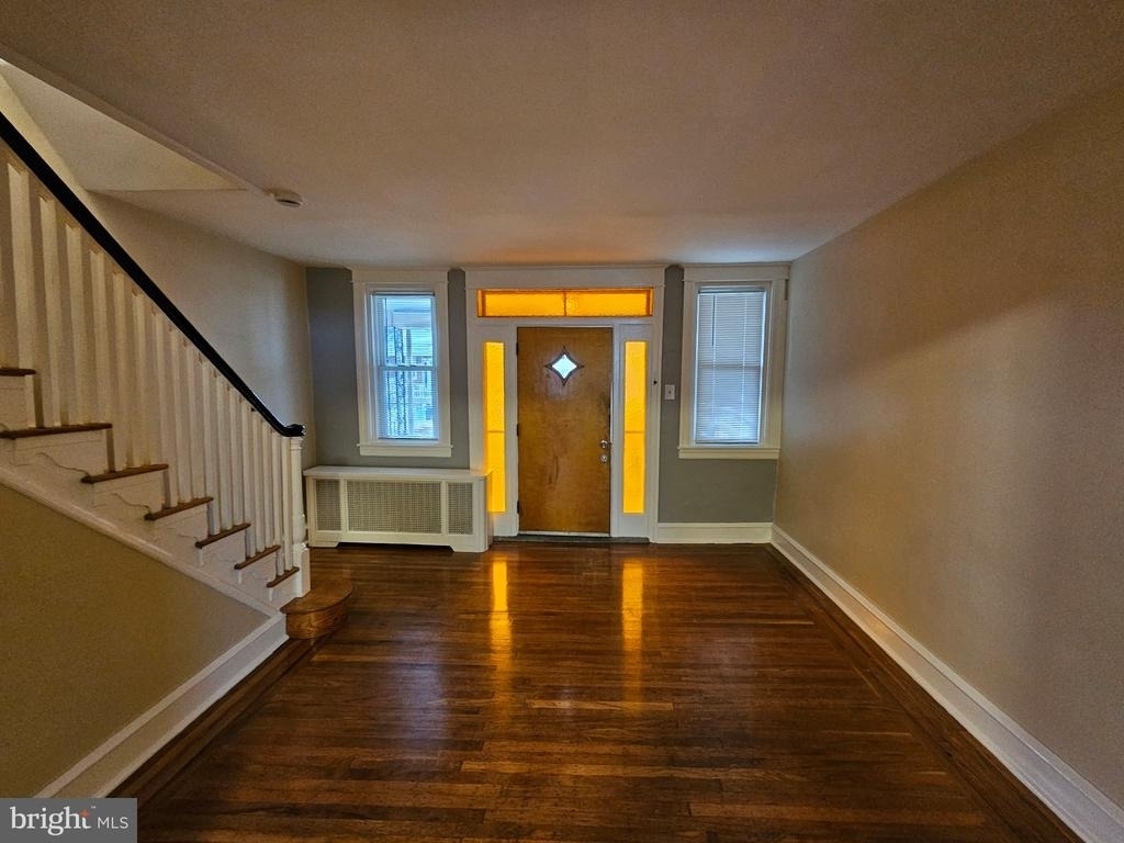 4008 Gilham Street - Photo 1