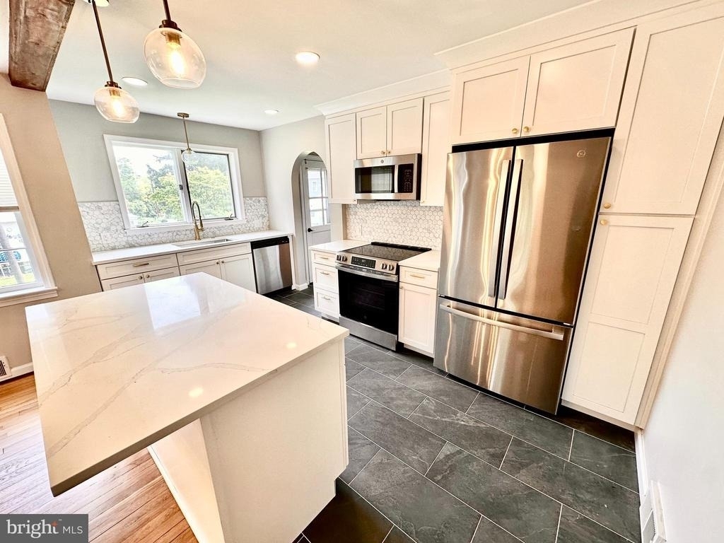 310 Summit Avenue - Photo 7