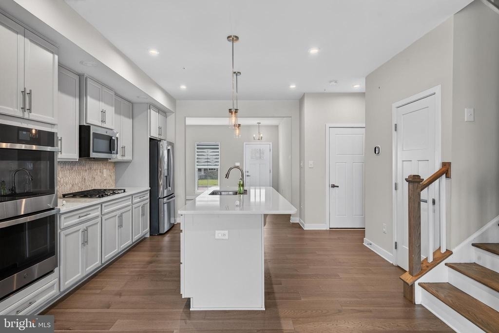 1047 Watson Court - Photo 10