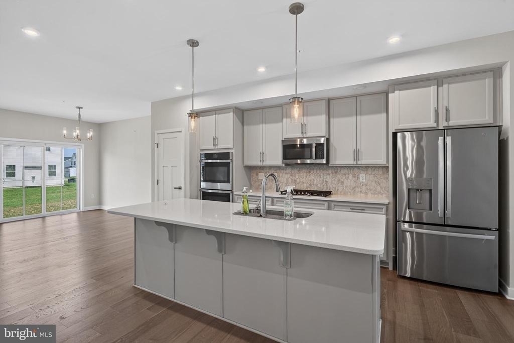 1047 Watson Court - Photo 8