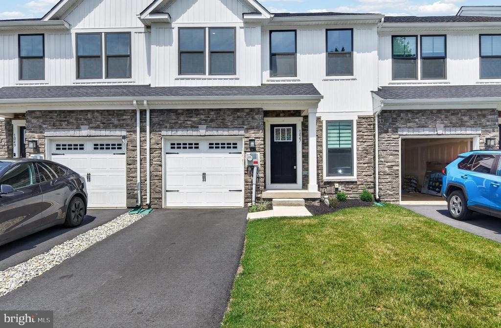 1047 Watson Court - Photo 2