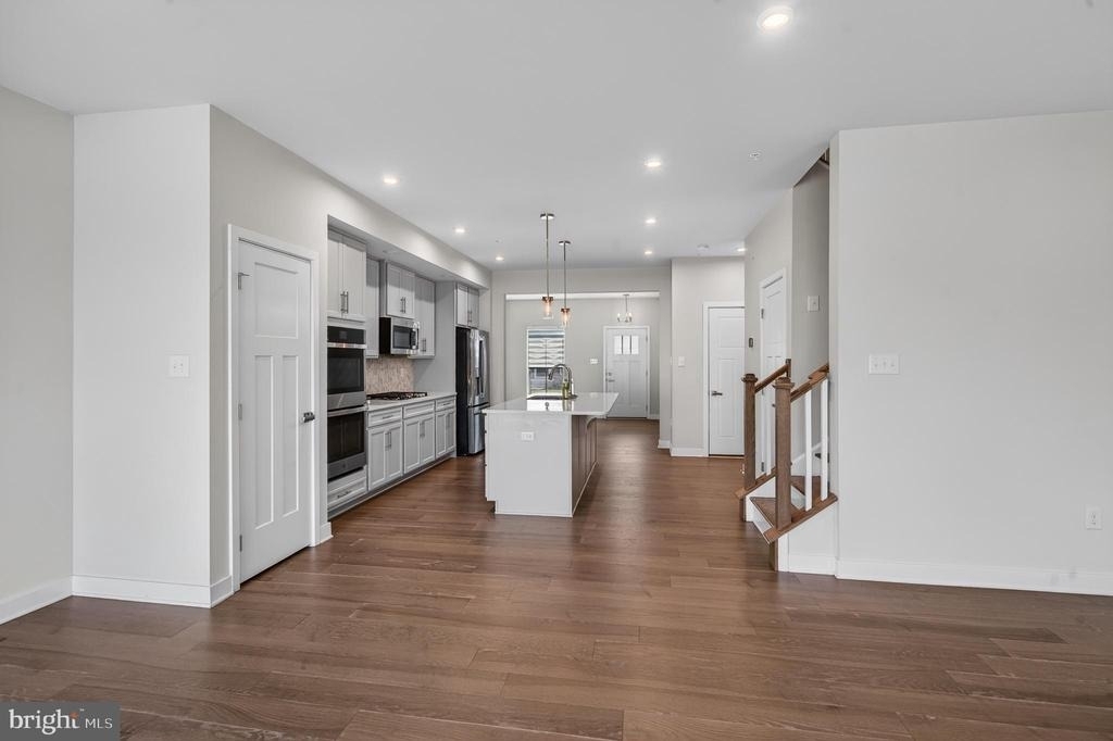 1047 Watson Court - Photo 16
