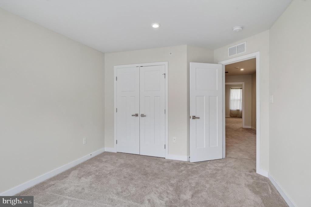1047 Watson Court - Photo 32