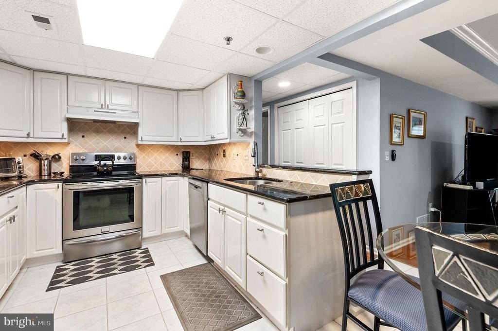 8204 Centennial Station - Photo 10