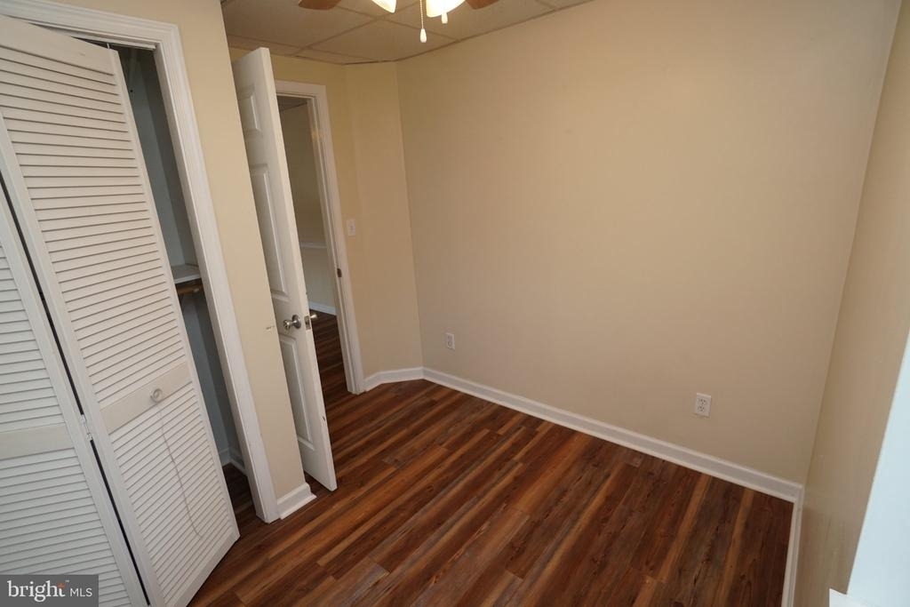 215 W Summit Street - Photo 10