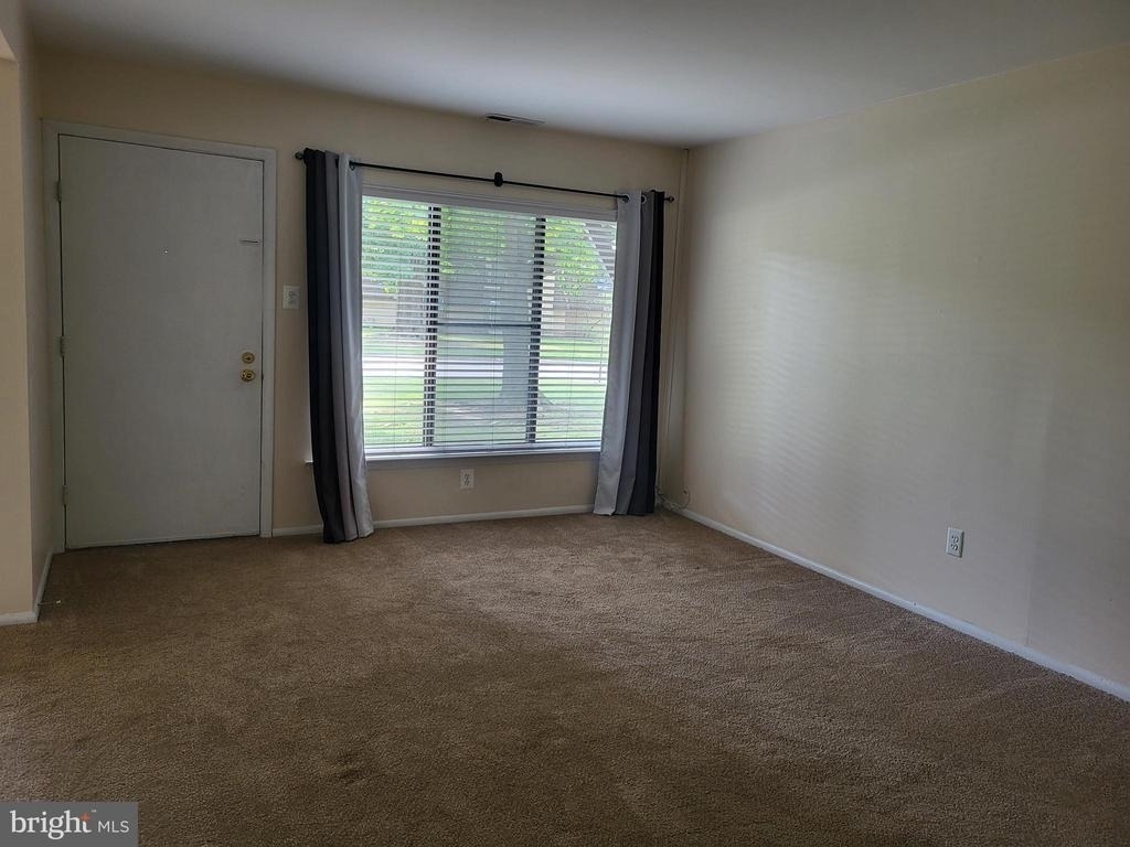 24 Maplewood - Photo 8