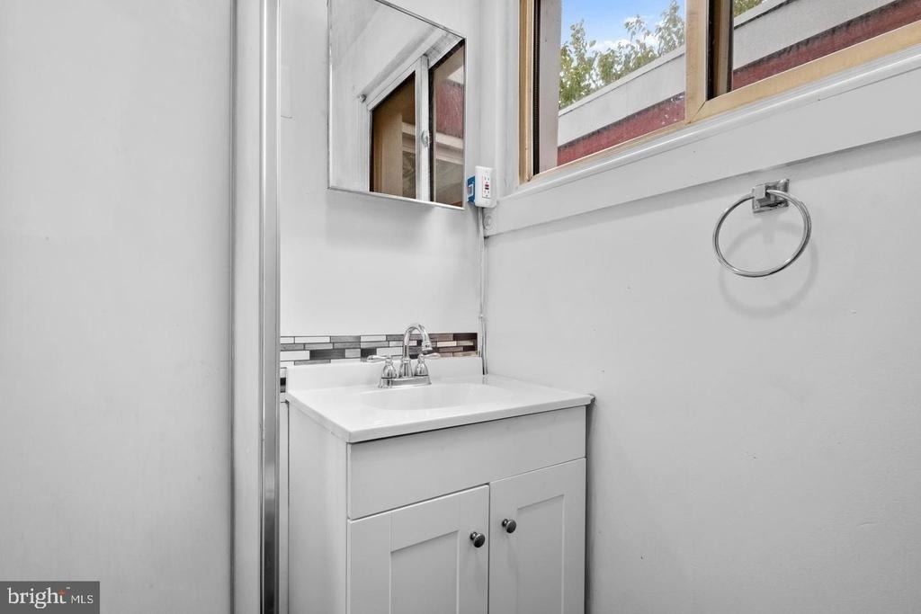 344 Middlesex Street - Photo 19