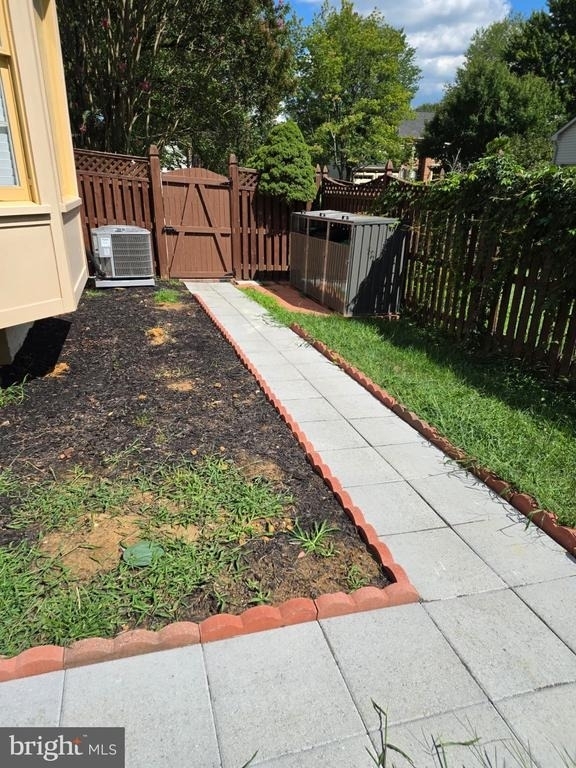 13811 Heatherstone Drive - Photo 2