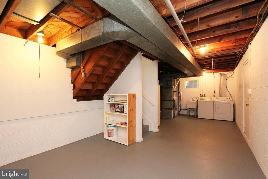 6915 Wilson Lane - Photo 15
