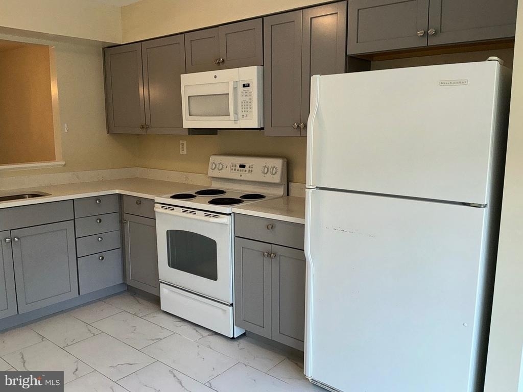 1311 Templeton Place - Photo 4