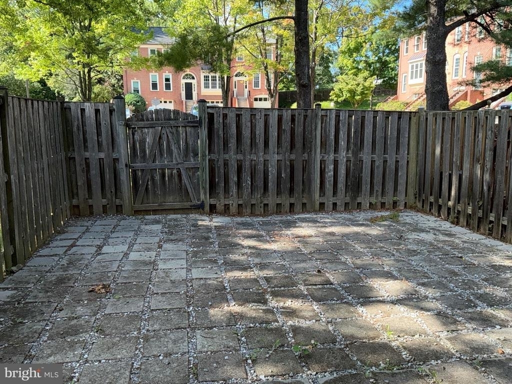 1311 Templeton Place - Photo 38