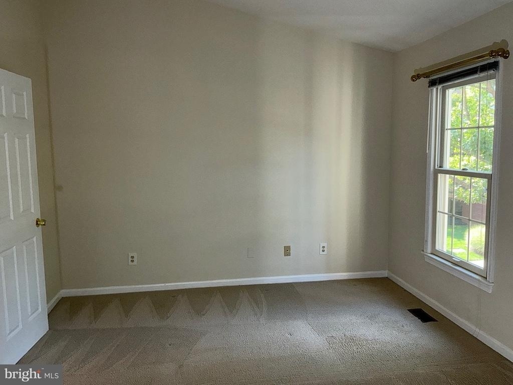 1311 Templeton Place - Photo 17