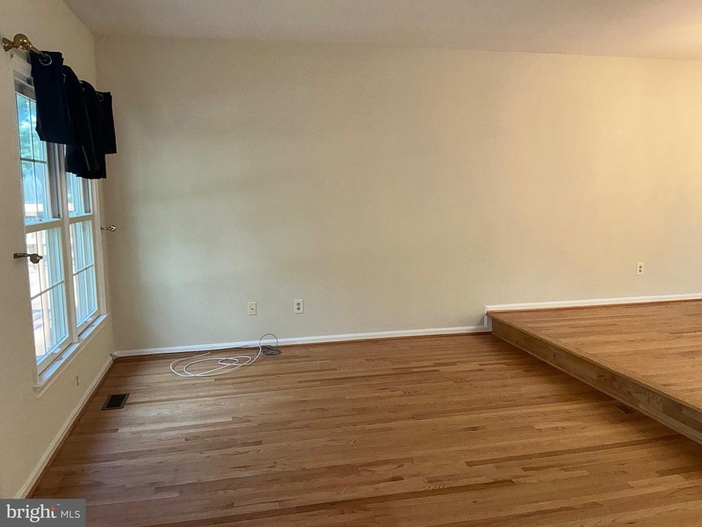 1311 Templeton Place - Photo 11
