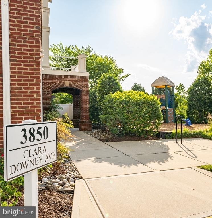 3850 Clara Downey Avenue - Photo 28