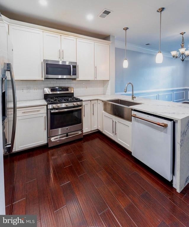 3850 Clara Downey Avenue - Photo 6