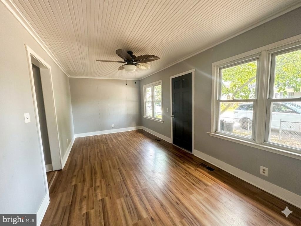 4000 6th Street - Photo 1