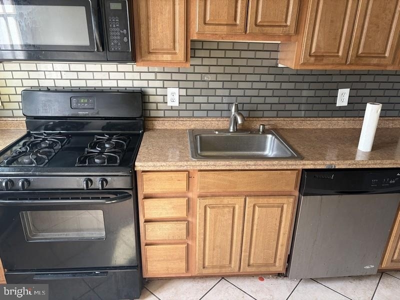 4003 Glenarm Avenue - Photo 1