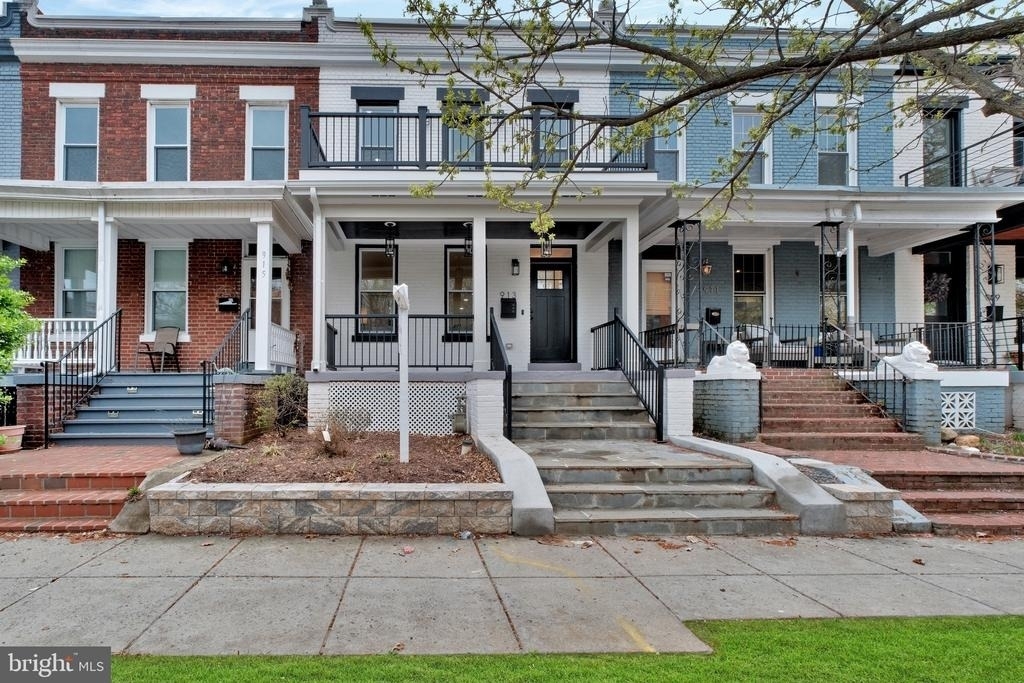 913 L Street Ne - Photo 0