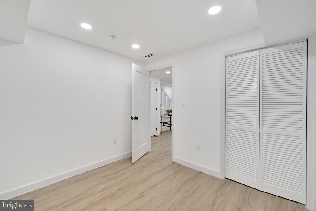 913 L Street Ne - Photo 37