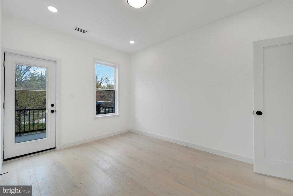 913 L Street Ne - Photo 26