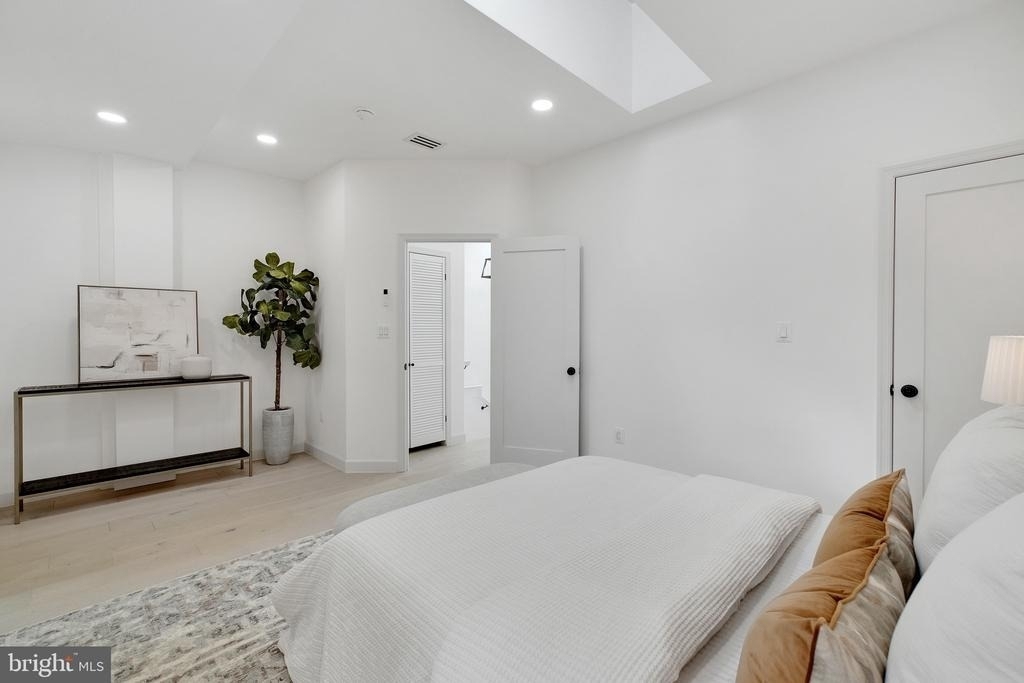 913 L Street Ne - Photo 21