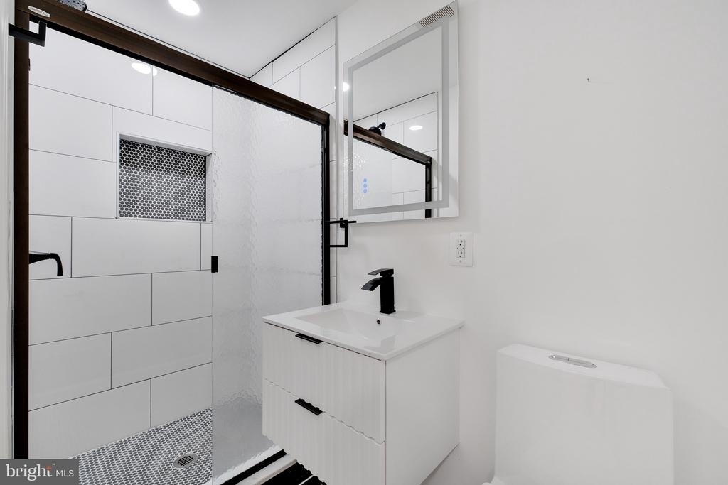 913 L Street Ne - Photo 35
