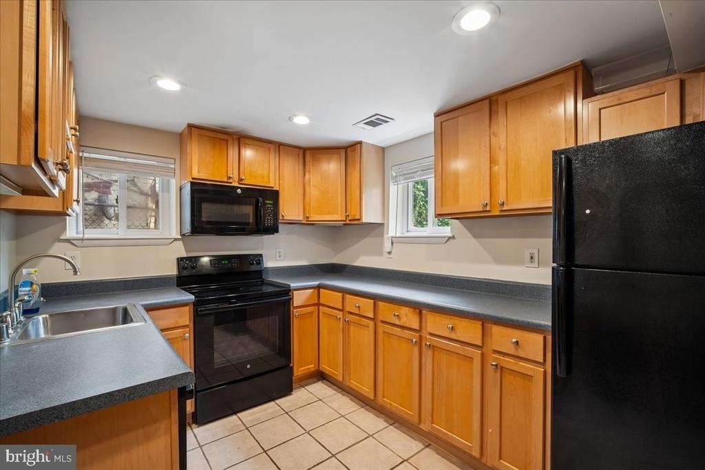 3211 11th Street Nw - Photo 2