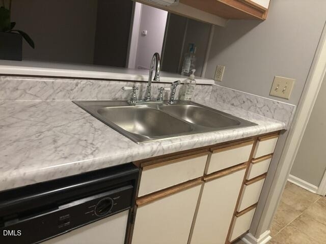275 Waterdown Drive - Photo 11