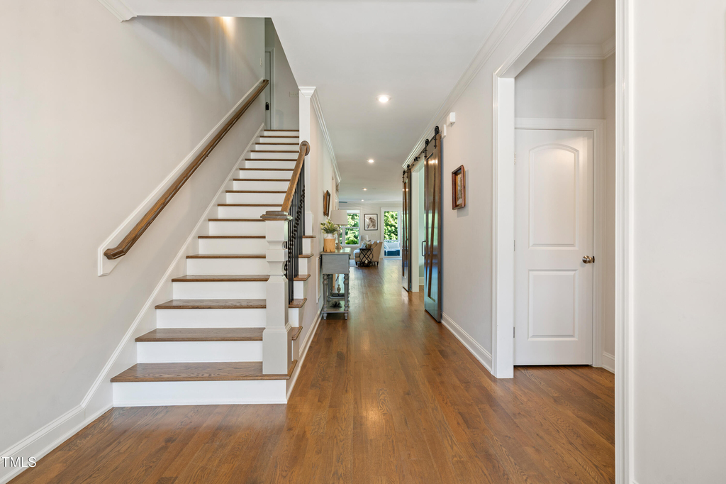 402 Cliffdale Road - Photo 3