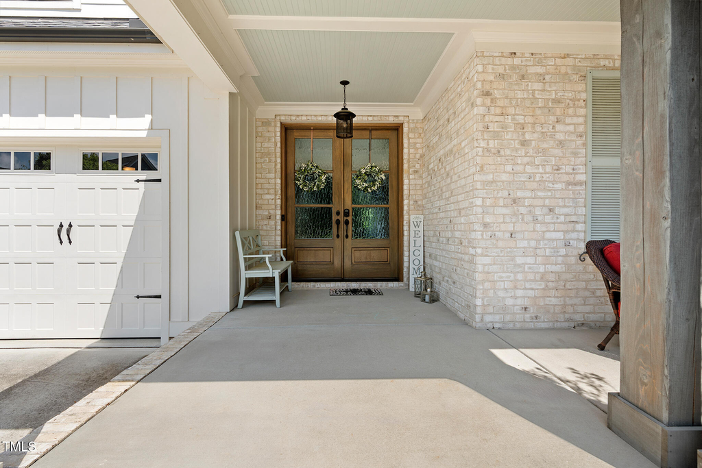 402 Cliffdale Road - Photo 2