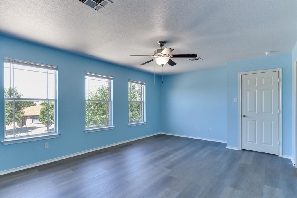 1004 W South St - Photo 15