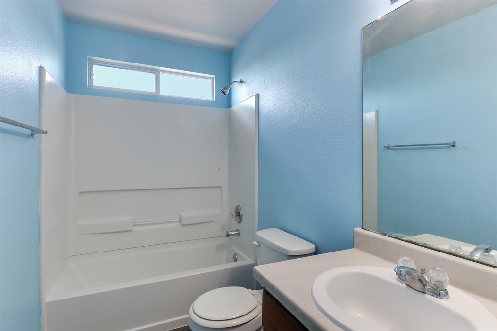 1004 W South St - Photo 22