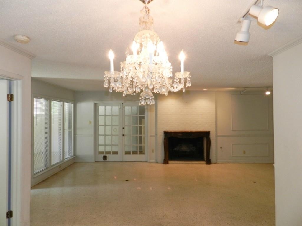 3713 Meredith St - Photo 4