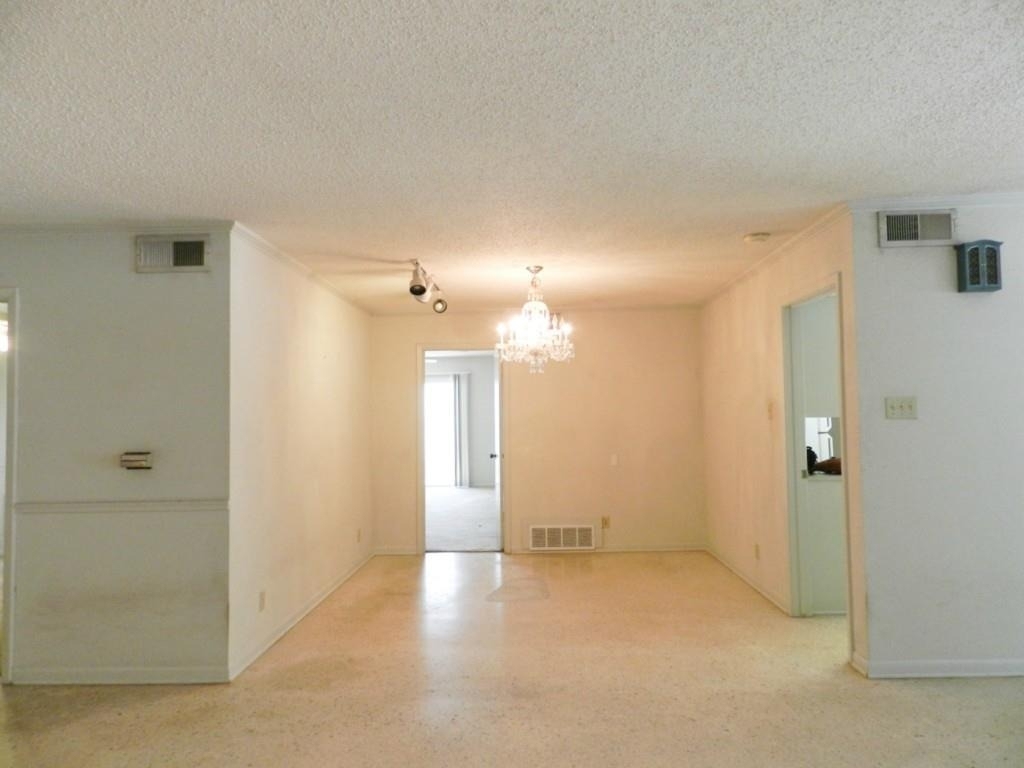 3713 Meredith St - Photo 8