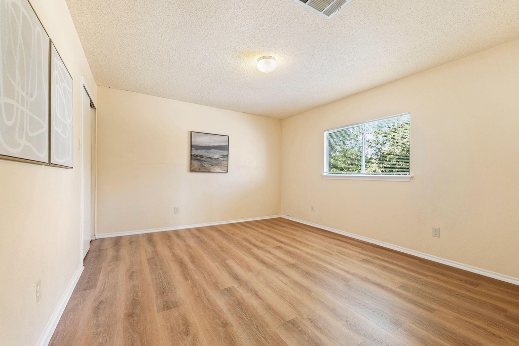 2600 Andres Way - Photo 13