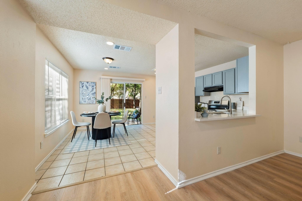 2600 Andres Way - Photo 4