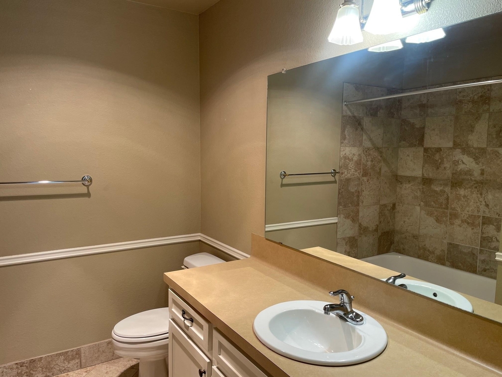 206 E Walter St - Photo 8