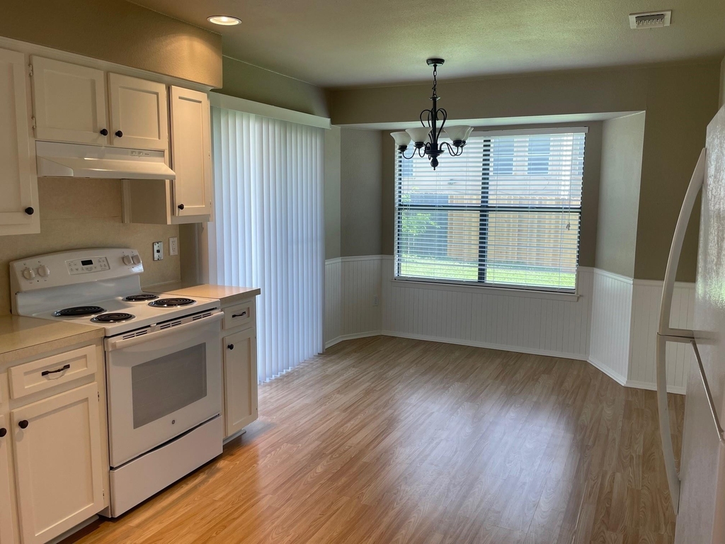 206 E Walter St - Photo 3