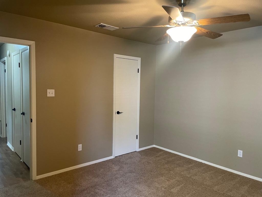 206 E Walter St - Photo 5
