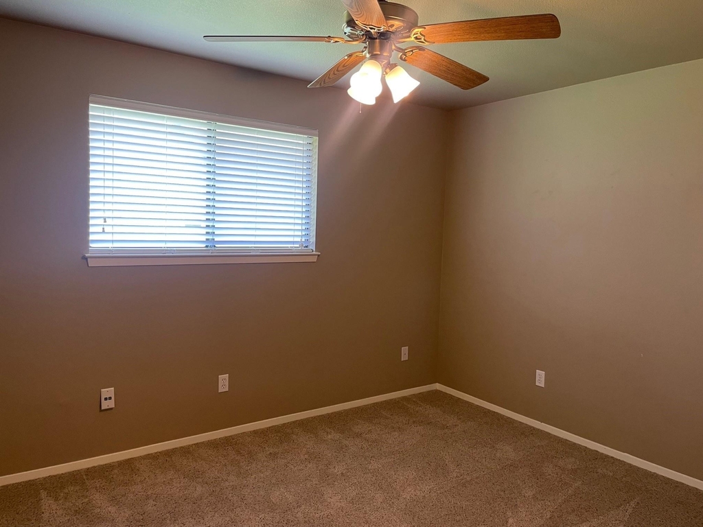 206 E Walter St - Photo 6