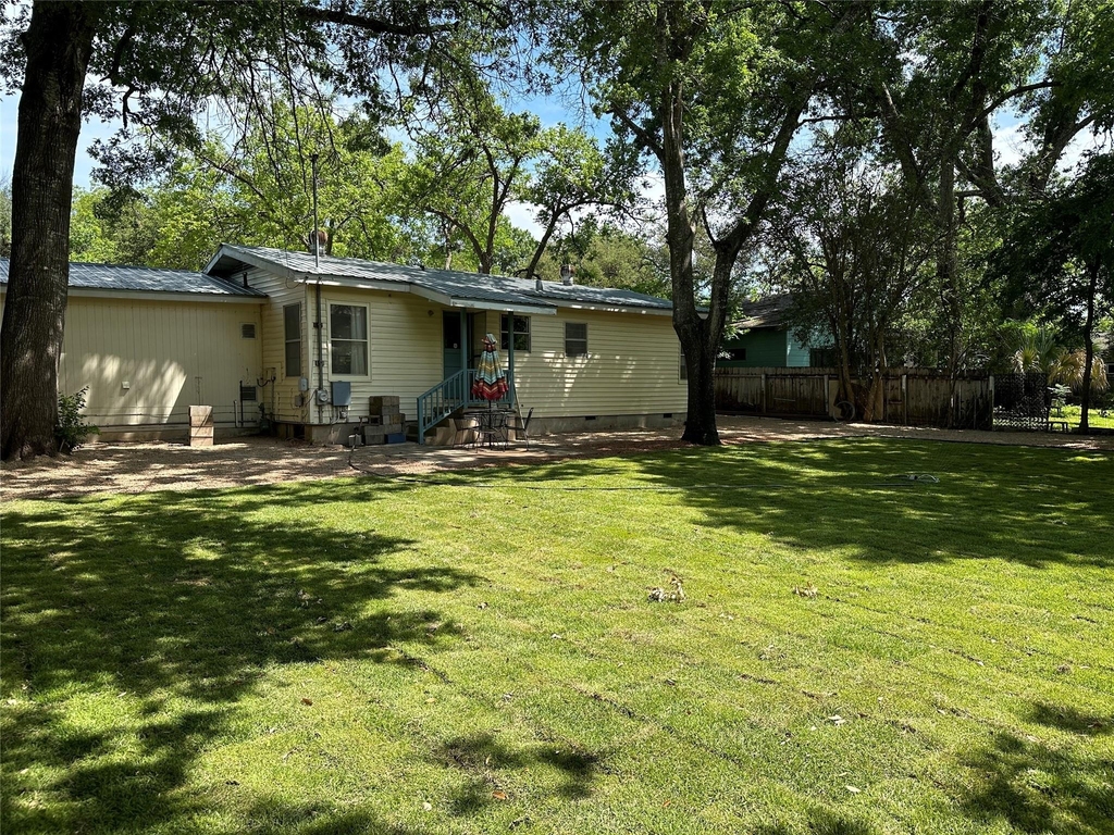 6004 Woodview Ave - Photo 2